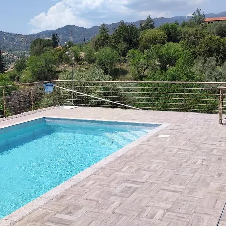 Villa Roses *