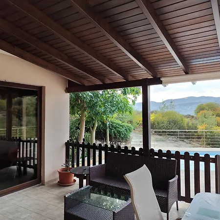 Roses Villa