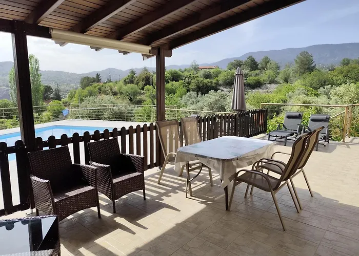 Roses * Τριμίκλινη