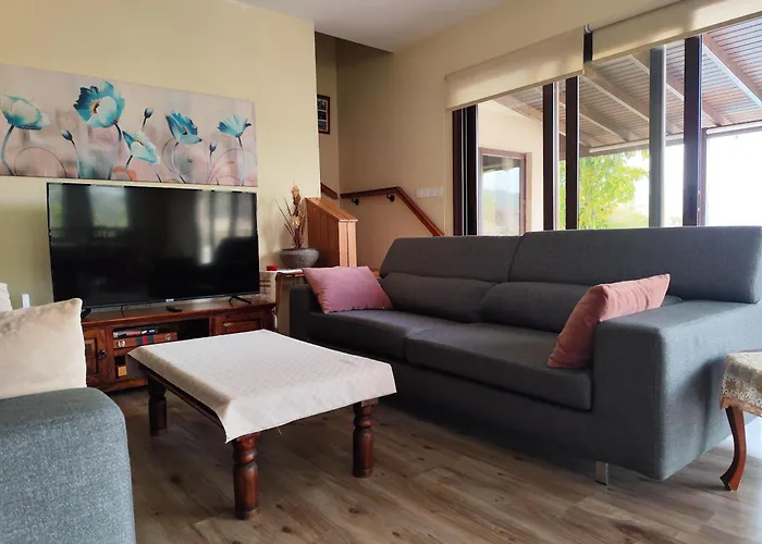 Roses Βίλα Τριμίκλινη